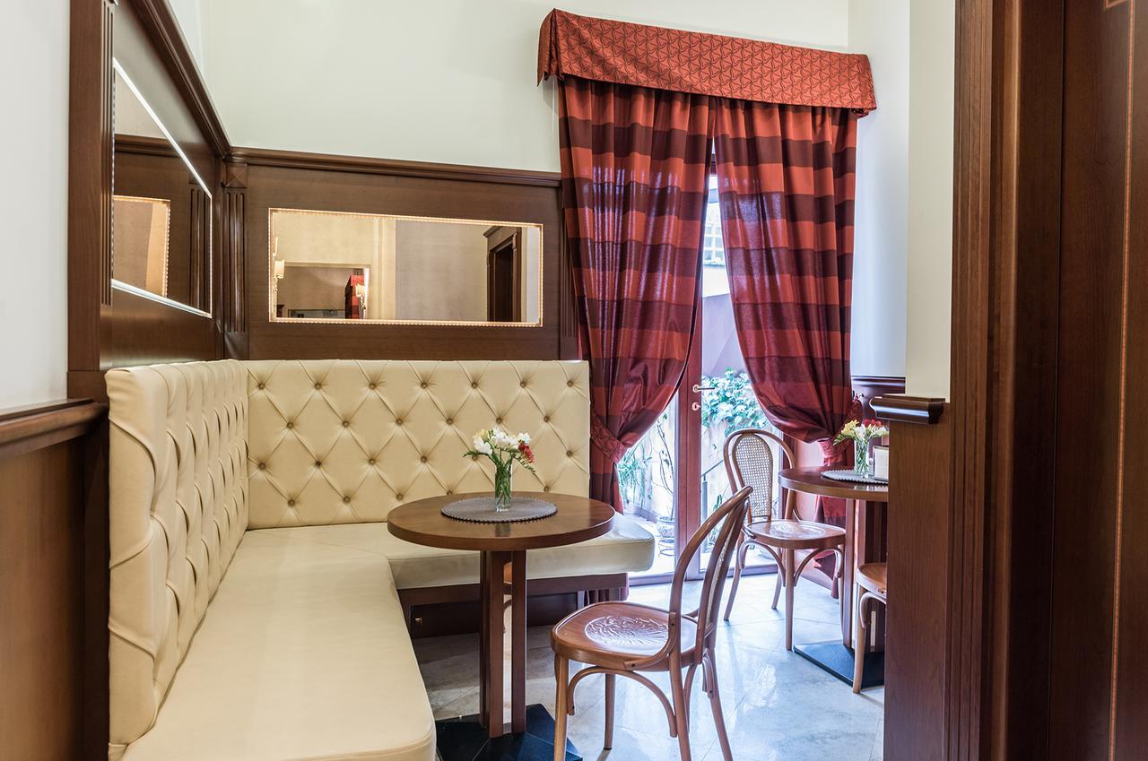 Domus Augusta Bed & Breakfast Rome Bagian luar foto